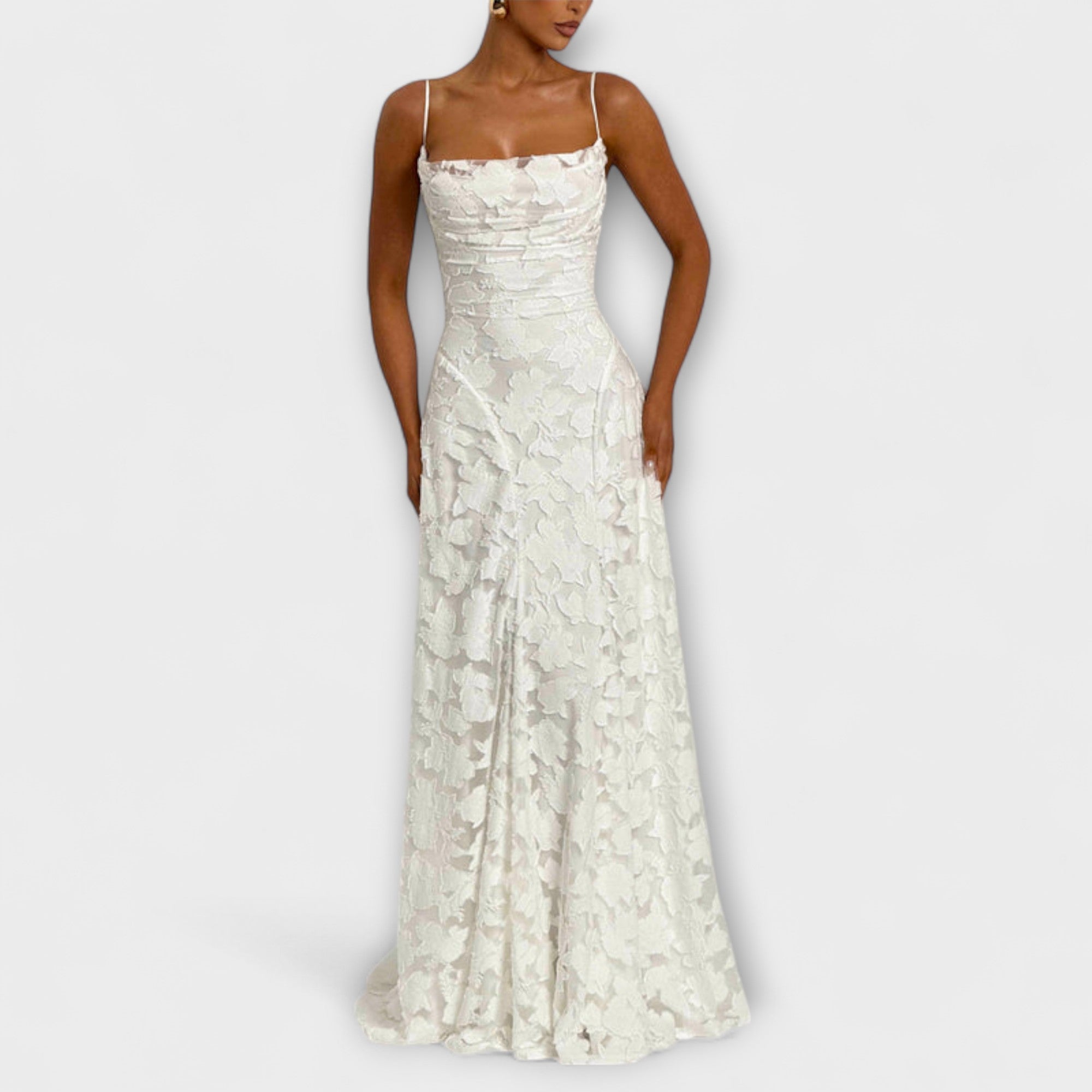 Kairi - Stylish Floral Lace Maxi Dress with Spaghetti Straps