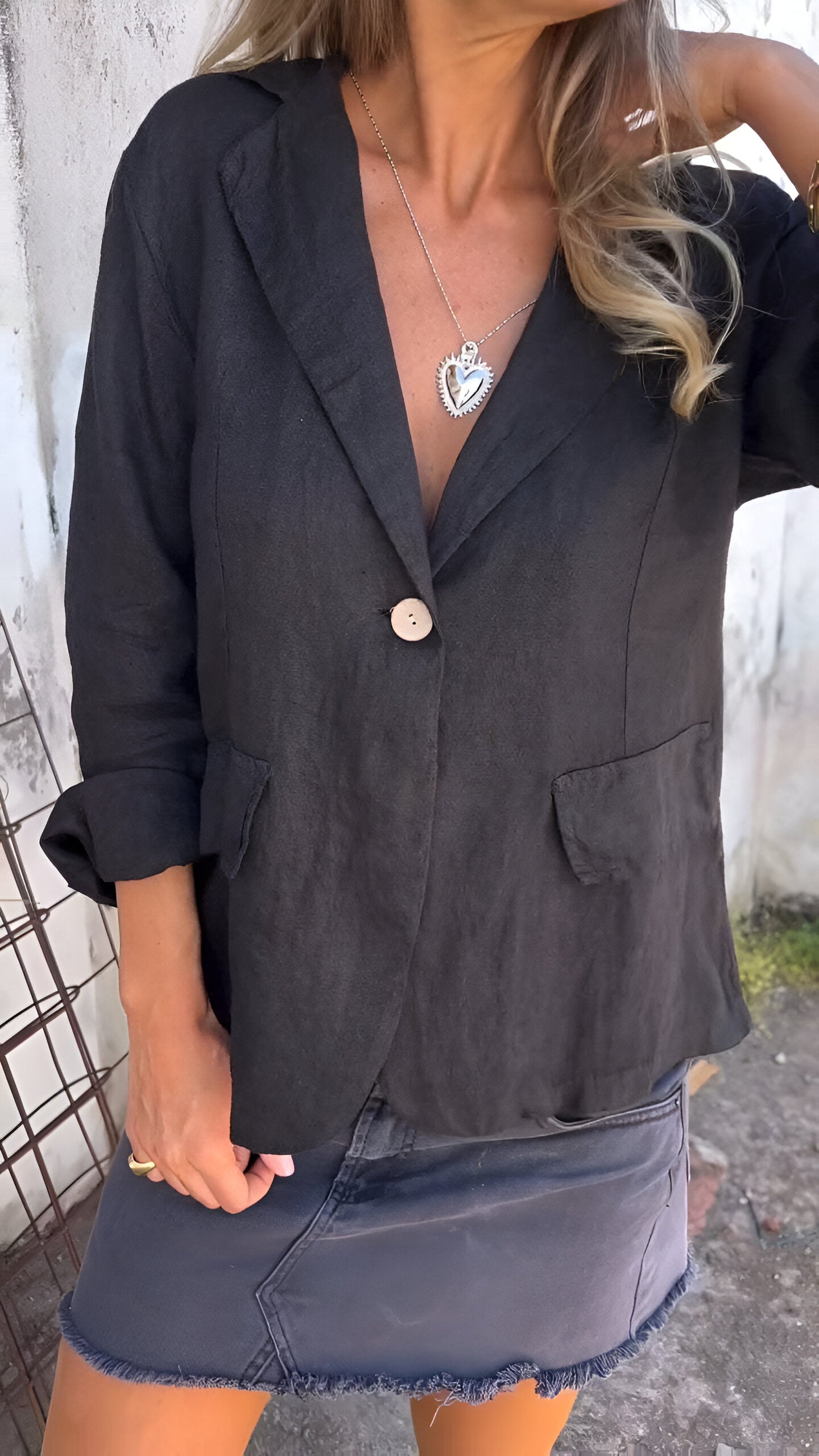 Kessie - Minimalist Blazer